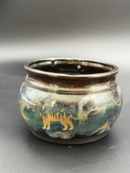 Northern Lights Hanging Pot w/ Gold Animal Accents